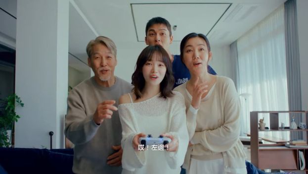 LE SSERAFIM 金采源出镜 PlayStation 宣传短片 四集系列陆续公开 - PS5小白盒 LE SSERAFIM 金采源出镜 PlayStation 宣传短片 四集系列陆续公开 - PS5小白盒