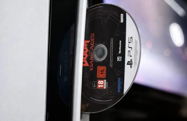 Sony 停止实体光碟风波未平 连带转发《DOOM》贴文留言区也被攻陷 - PS5小白盒 Sony 停止实体光碟风波未平 连带转发《DOOM》贴文留言区也被攻陷 - PS5小白盒